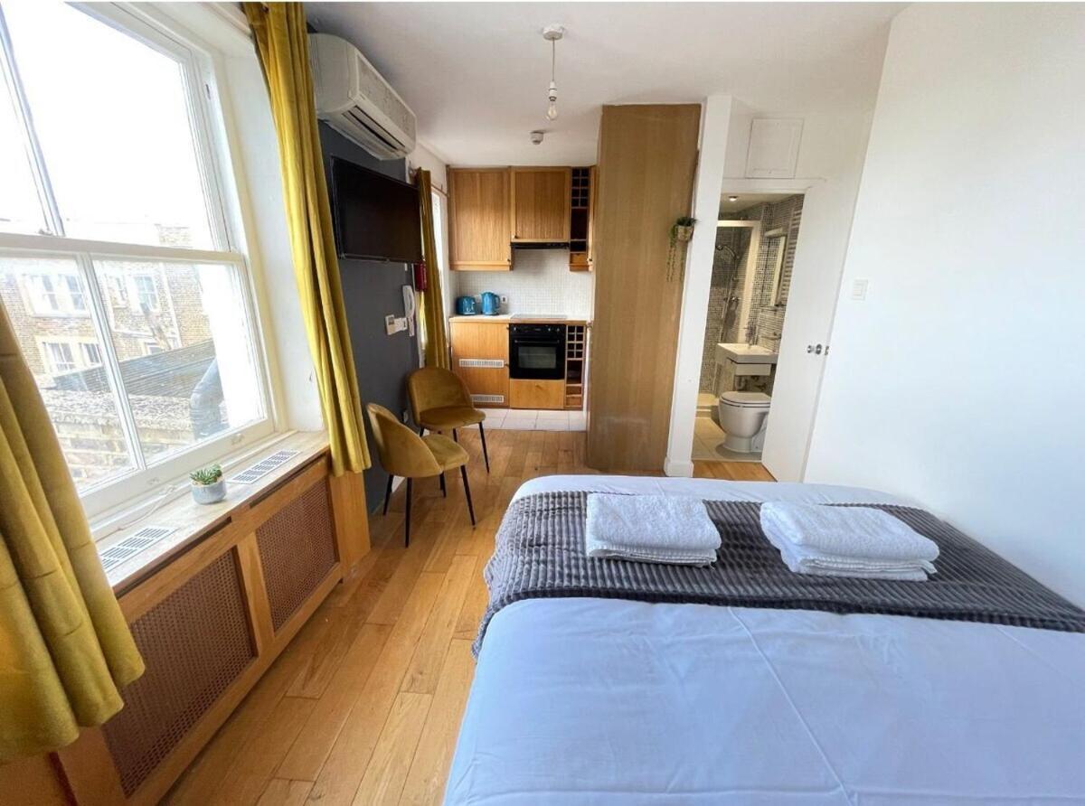 Portobello Road Artistic Studios 'Budget' Londýn Pokoj fotografie
