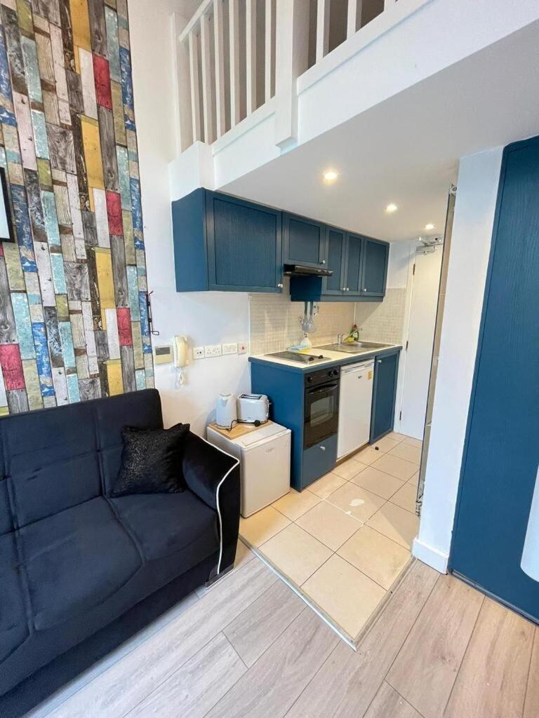 Portobello Road Artistic Studios 'Budget' Londýn Pokoj fotografie
