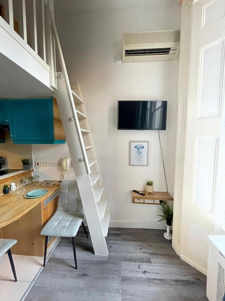 Portobello Road Artistic Studios 'Budget' Londýn Pokoj fotografie