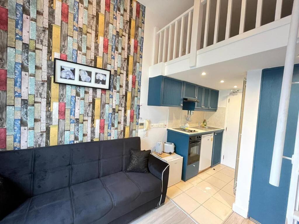 Portobello Road Artistic Studios 'Budget' Londýn Pokoj fotografie