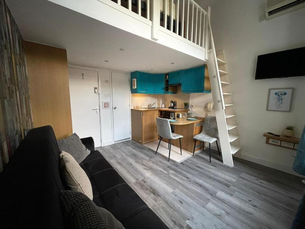 Portobello Road Artistic Studios 'Budget' Londýn Pokoj fotografie